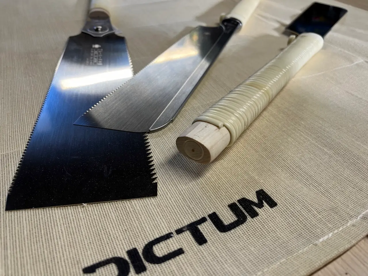 Laboratorio di falegnameria a Trieste, legno in lavorazione